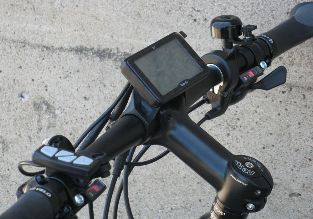 Magnum-Peak-handlebar-controls Magnum Peak electric bike